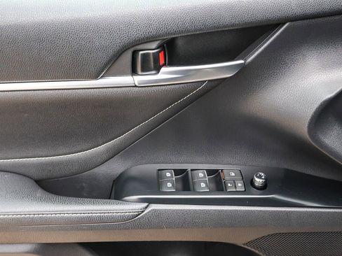 Used 2018 Toyota Camry XSE w/ Driver Assist Package image 28