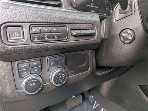 Used 2023 GMC Yukon Denali image 16