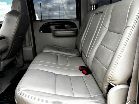 Used 2005 Ford F350 King Ranch AWD/4WD image 4