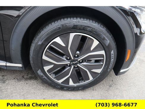 Used 2024 Kia EV6 Light image 29