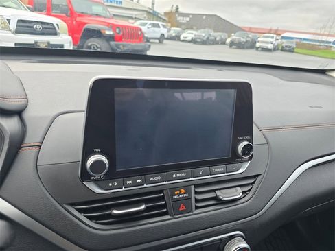 Used 2020 Nissan Altima 2.5 SR image 29