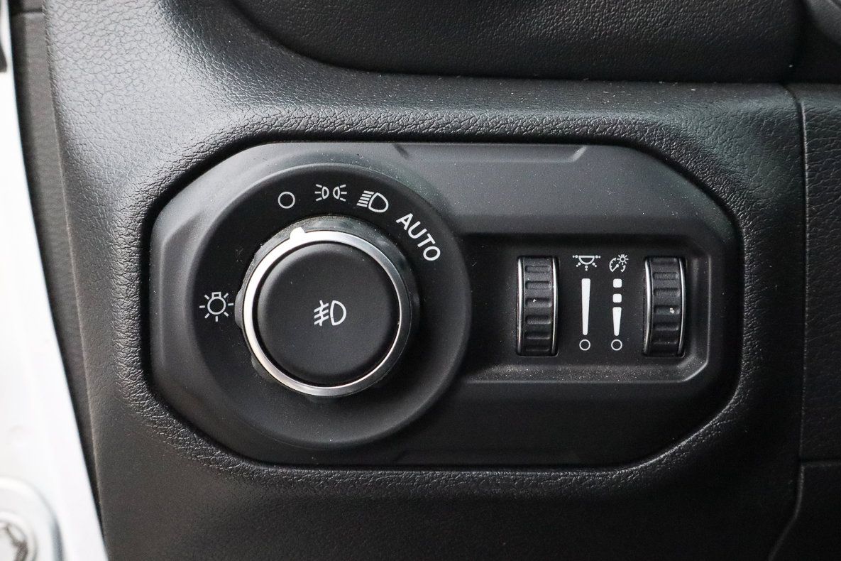 Used 2021 Jeep Wrangler Unlimited Sahara AWD/4WD image 21