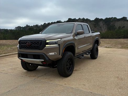 Used 2022 Nissan Frontier PRO-4X w/ Off-Road Protection Package image 1