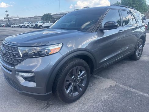 Used 2022 Ford Explorer XLT w/ Equipment Group 202A RWD image 1