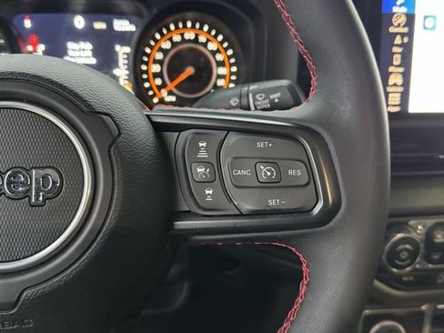 Used 2024 Jeep Gladiator Rubicon w/ Technology Group image 13