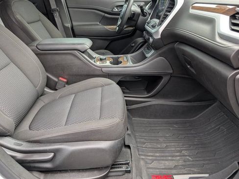 Used 2023 GMC Acadia SLE w/ Driver Convenience Package FWD image 28