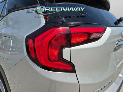 Used 2018 GMC Terrain SLT w/ Preferred Package FWD image 29