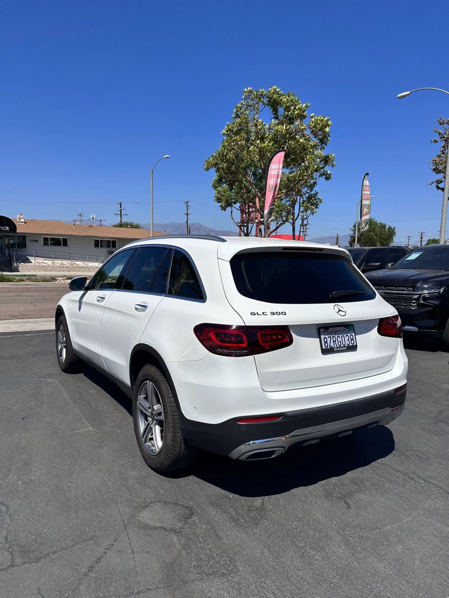 Used 2022 Mercedes-Benz GLC 300 image 4