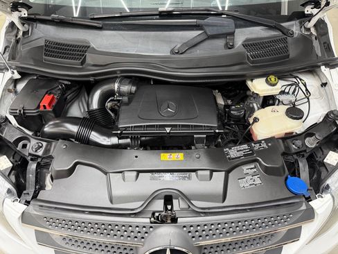 Used 2019 Mercedes-Benz Metris Passenger image 7