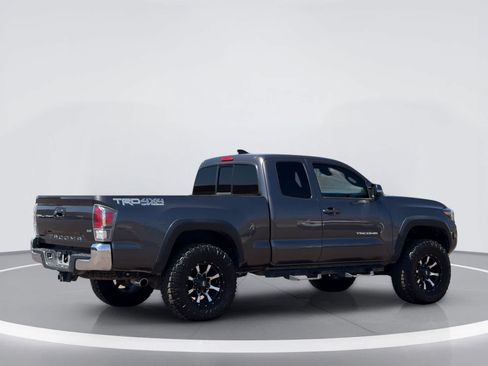 Used 2023 Toyota Tacoma TRD Off-Road w/ TRD Premium Off Road Package AWD/4WD image 2