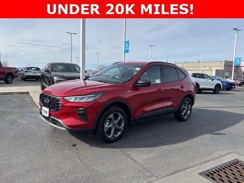 Used 2025 Ford Escape ST-Line image 2