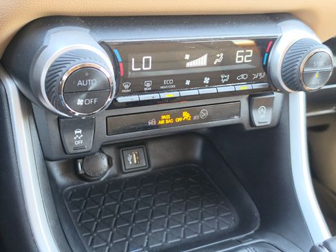 Used 2023 Toyota RAV4 XLE Premium FWD image 21