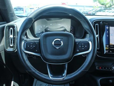 Used 2021 Volvo XC40 T5 R-Design w/ Advanced Package AWD/4WD image 25