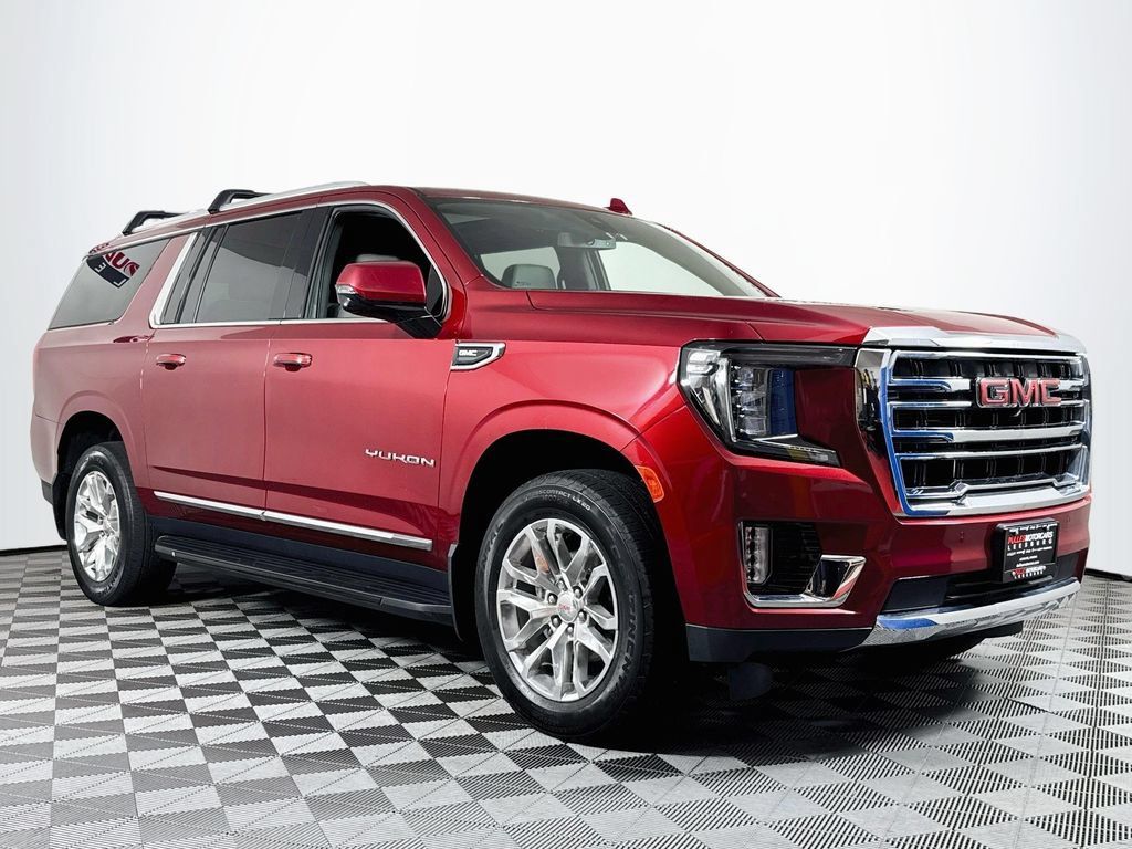 Used 2022 GMC Yukon XL SLT w/ SLT Luxury Package AWD/4WD image 1