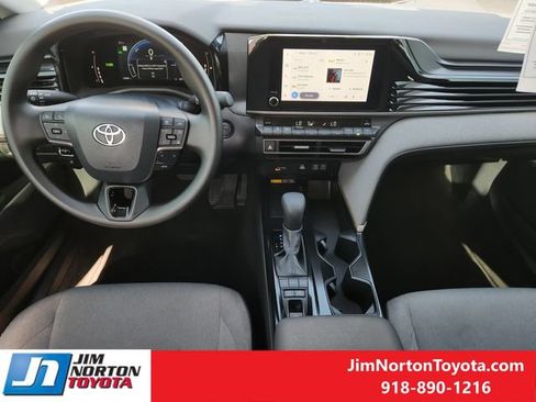 Used 2025 Toyota Camry LE w/ Convenience Package FWD image 26