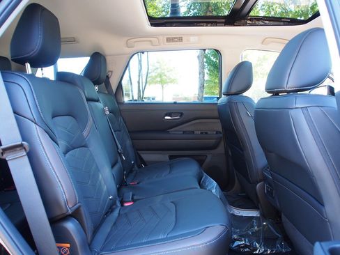 New 2025 Nissan Pathfinder Platinum w/ Cargo Package image 13