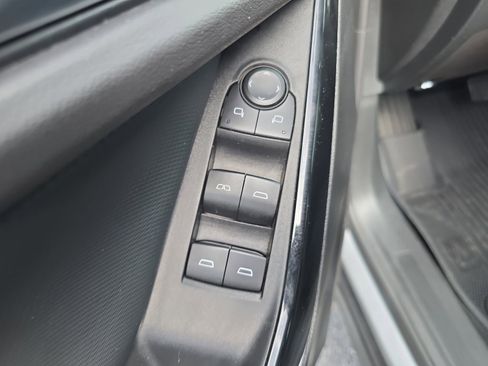 Used 2025 Chevrolet Equinox LT image 14