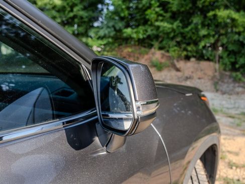 Used 2020 Toyota Highlander XLE FWD image 12