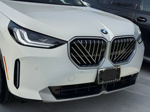 Used 2025 BMW X3 xDrive30i w/ Premium Package AWD/4WD image 7