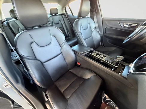 Used 2021 Volvo S60 T5 Momentum w/ Premium Package FWD image 21