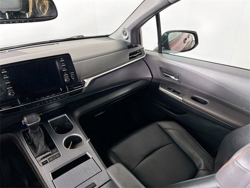 Used 2021 Toyota Sienna XSE image 21