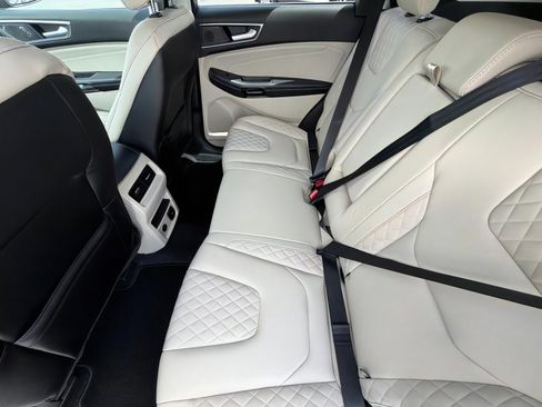 Used 2024 Ford Edge Titanium AWD/4WD image 12