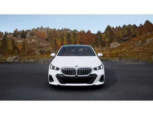 New 2026 BMW 530i image 3