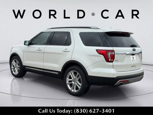 Used 2016 Ford Explorer XLT w/ Equipment Group 202A image 5