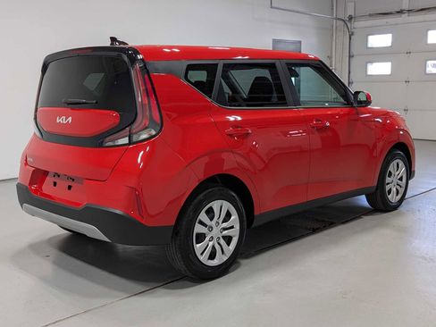 Used 2025 Kia Soul LX FWD image 8