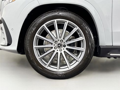 Used 2025 Mercedes-Benz GLS 450 4MATIC image 50