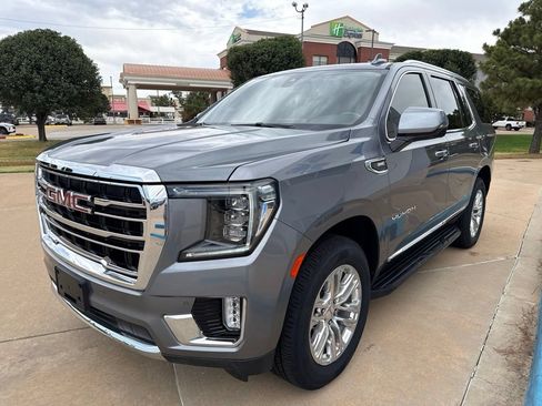 Used 2022 GMC Yukon SLT w/ SLT Luxury Package AWD/4WD image 3