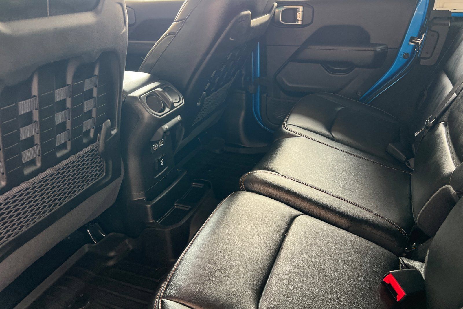 Used 2022 Jeep Wrangler Unlimited Rubicon AWD/4WD image 15