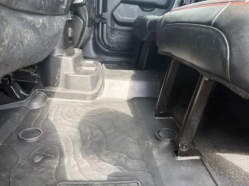 Used 2019 Jeep Wrangler Unlimited Rubicon AWD/4WD image 17