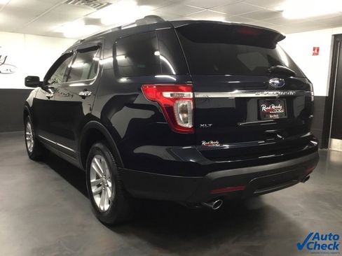 Used 2015 Ford Explorer XLT w/ Equipment Group 202A image 8