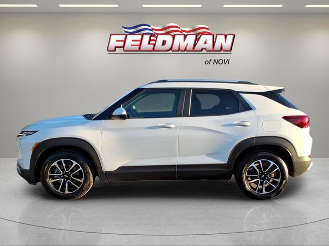 Used 2026 Chevrolet TrailBlazer LT w/ Convenience Package FWD image 2
