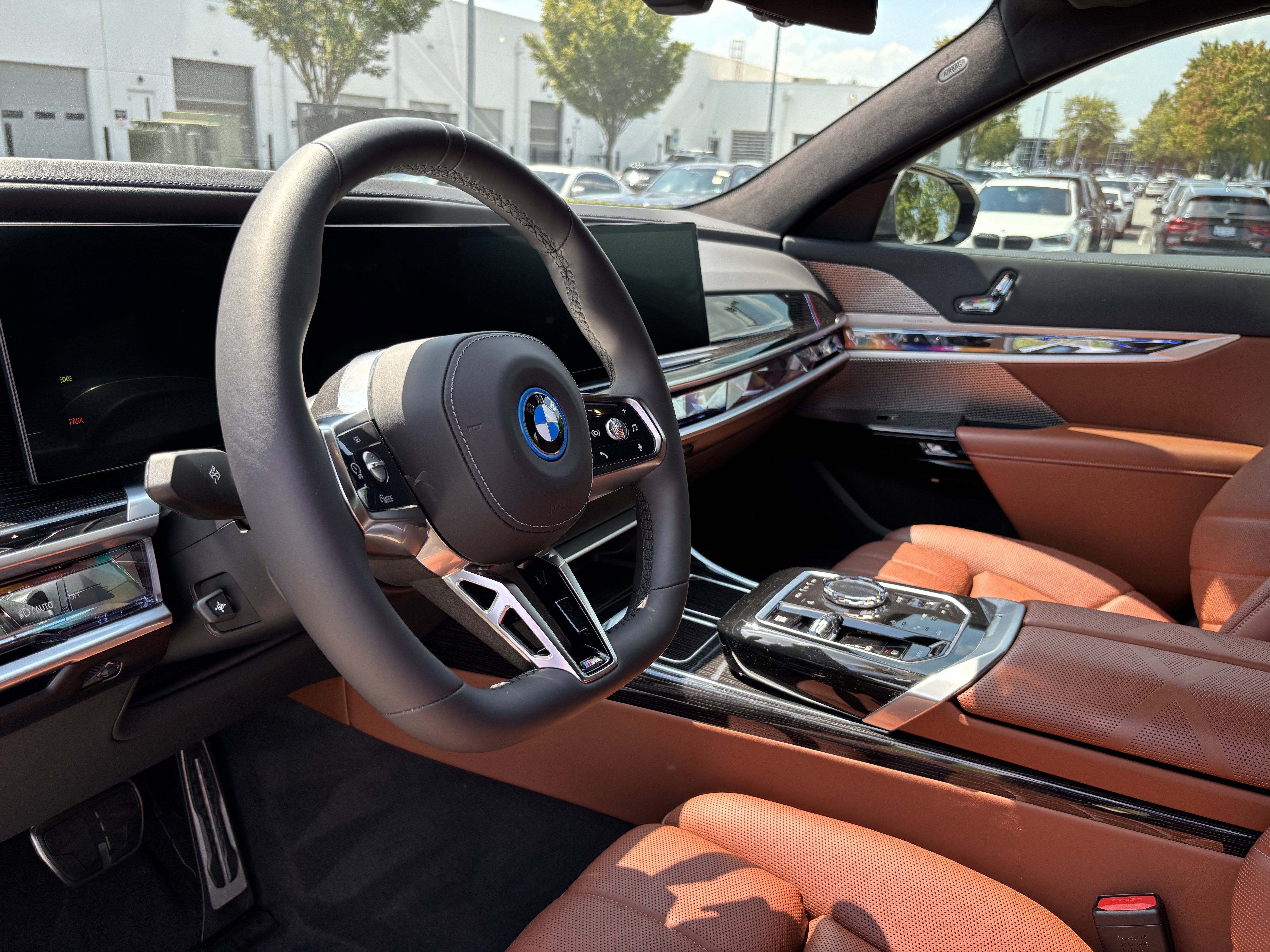 Certified 2025 BMW 750e xDrive w/ Executive Package AWD/4WD image 16