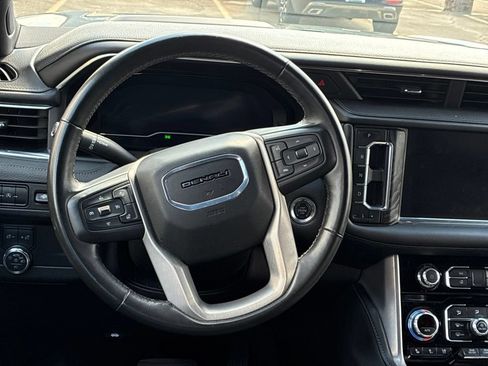 Used 2024 GMC Yukon XL Denali RWD image 21