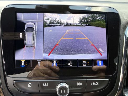 Used 2023 Chevrolet Equinox Premier FWD image 26