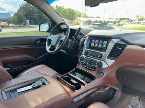 Used 2017 Chevrolet Tahoe Premier AWD/4WD image 9