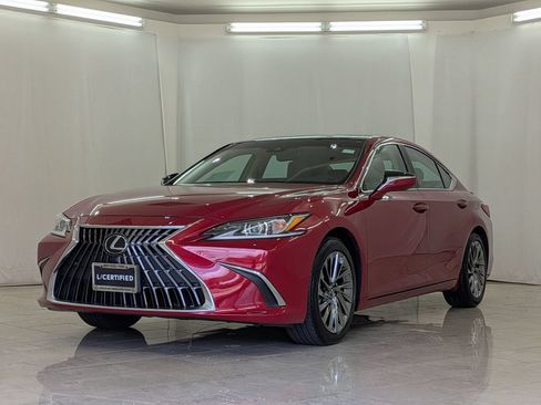 Used 2025 Lexus ES 350 w/ Accessory Package (Z2) FWD image 4