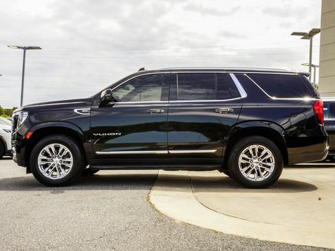 Used 2022 GMC Yukon SLT w/ SLT Premium Package AWD/4WD image 9