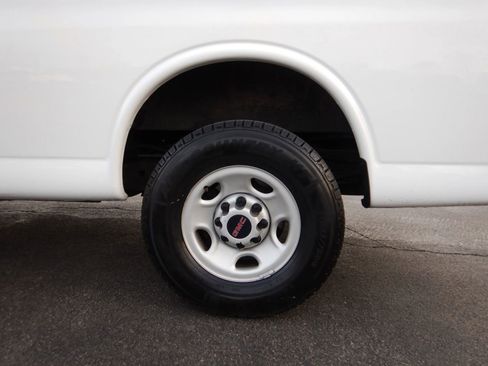 Used 2019 GMC Savana 2500 image 29