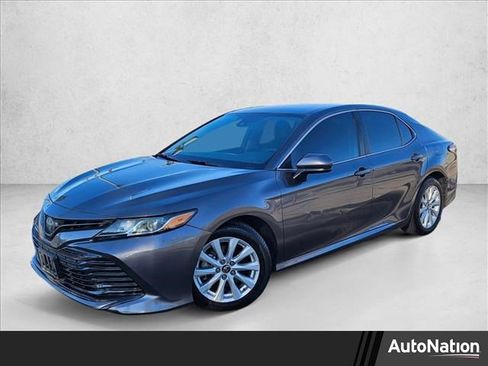 Used 2019 Toyota Camry LE FWD image 1