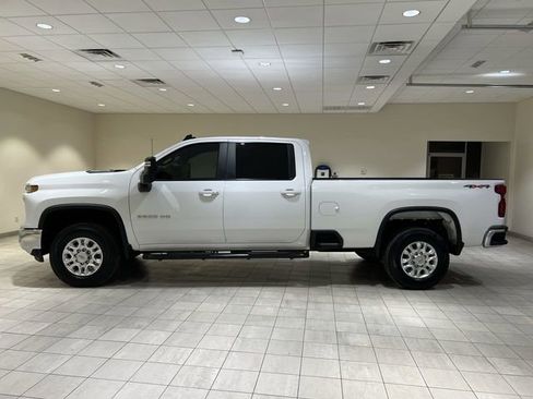 Certified 2025 Chevrolet Silverado 3500 LT w/ Convenience Package image 2