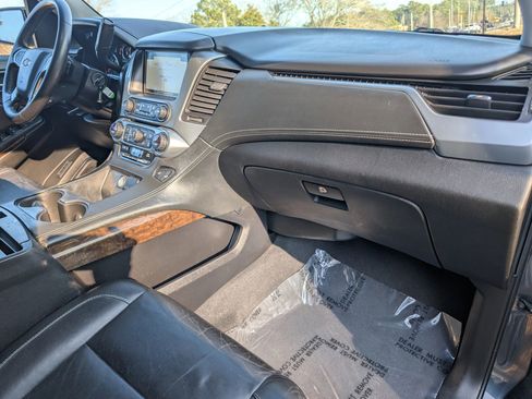 Used 2019 Chevrolet Tahoe LT image 40