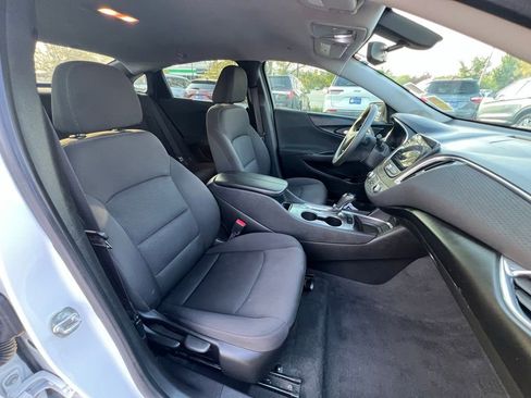 Used 2019 Chevrolet Malibu LT image 27