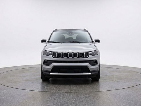 Used 2025 Jeep Compass Limited image 2