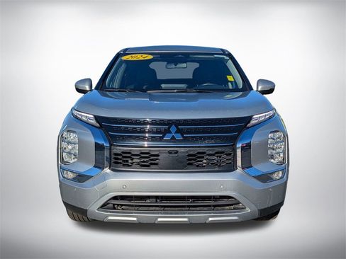Used 2024 Mitsubishi Outlander SE image 9