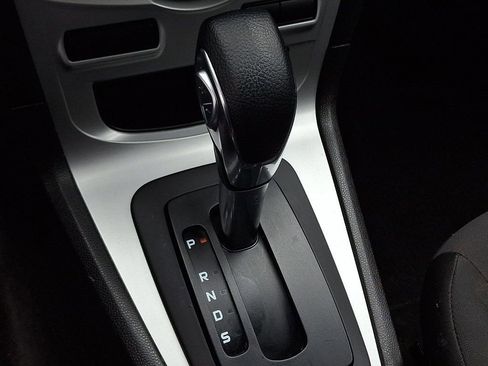 Used 2015 Ford Fiesta SE image 17