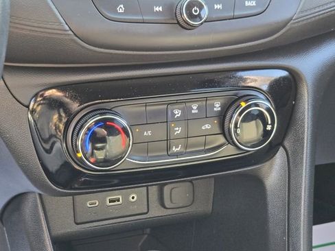 Used 2022 Buick Encore GX Preferred w/ Sport Touring Package FWD image 24